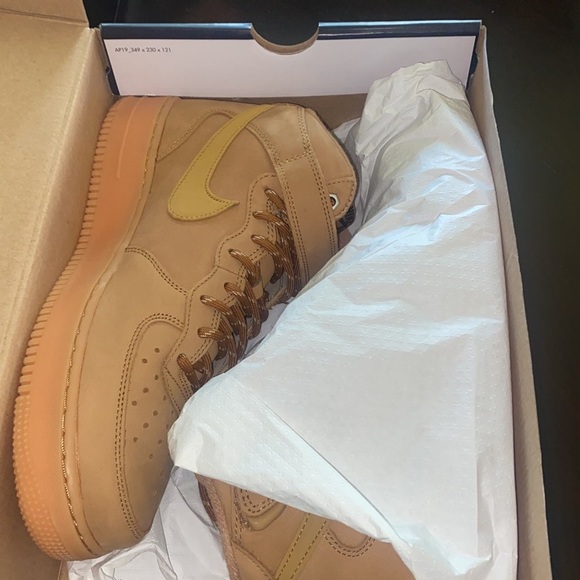 Only worn a few times in box tan Air Force 1 high top Nike - Picture 5 of 5